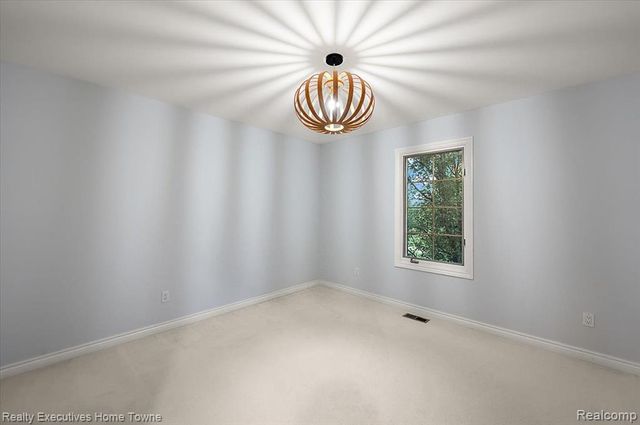 2919 Addison Circle, Rochester, MI 48306