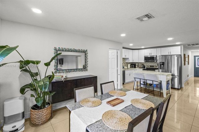 3701 NW 114th Avenue, Coral Springs, FL 33065