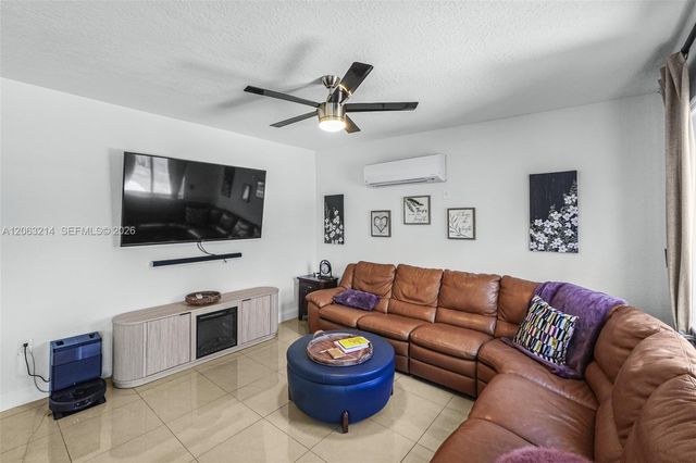 3701 NW 114th Avenue, Coral Springs, FL 33065
