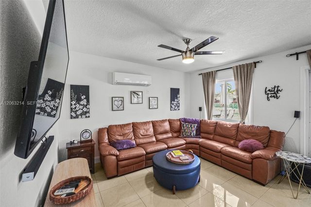3701 NW 114th Avenue, Coral Springs, FL 33065