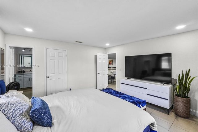 3701 NW 114th Avenue, Coral Springs, FL 33065