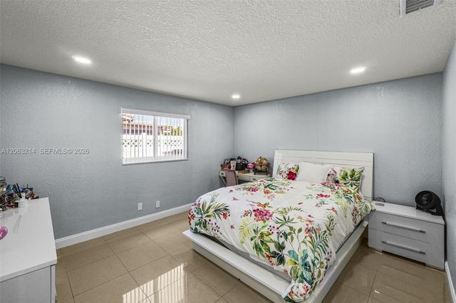 3701 NW 114th Avenue, Coral Springs, FL 33065