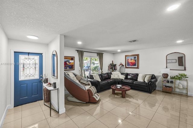 3701 NW 114th Avenue, Coral Springs, FL 33065