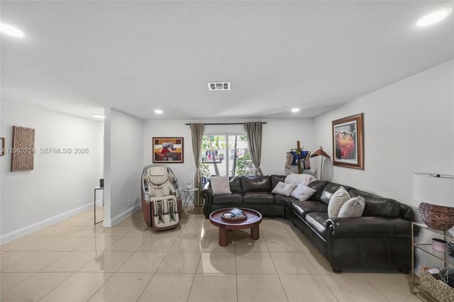 3701 NW 114th Avenue, Coral Springs, FL 33065