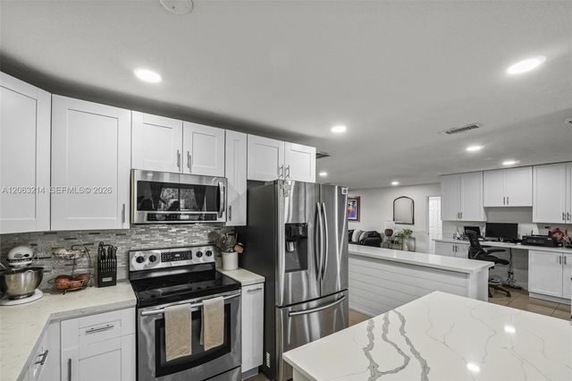 3701 NW 114th Avenue, Coral Springs, FL 33065