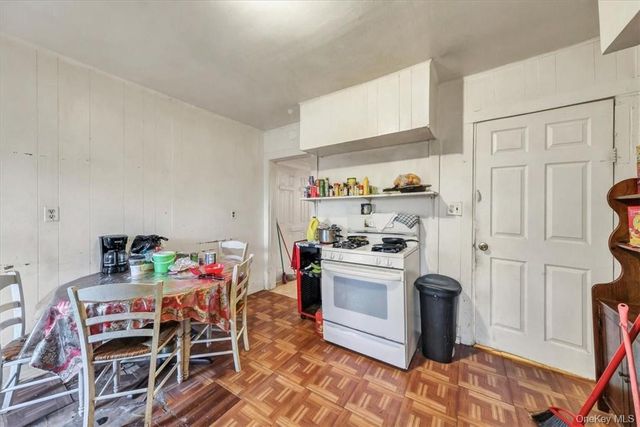 100 Carson Avenue, Newburgh, NY 12550