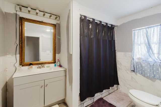 2006 E STUART STREET, Tampa, FL 33605