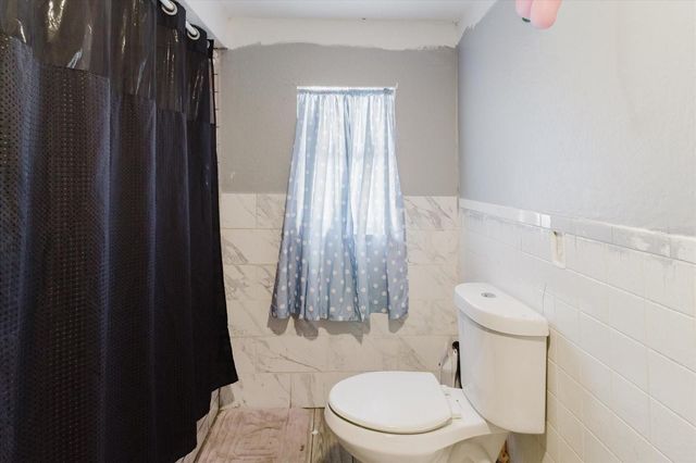 2006 E STUART STREET, Tampa, FL 33605