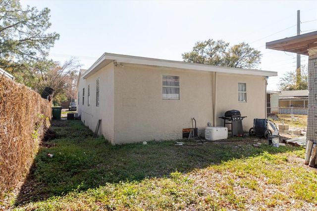 2006 E STUART STREET, Tampa, FL 33605