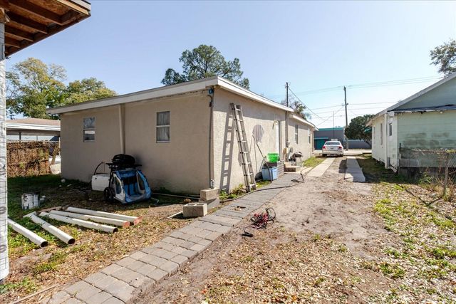 2006 E STUART STREET, Tampa, FL 33605