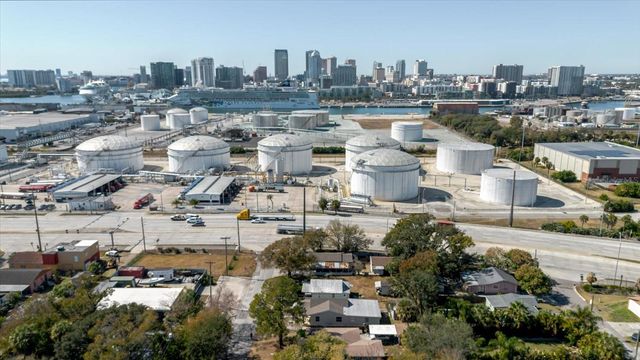 2006 E STUART STREET, Tampa, FL 33605