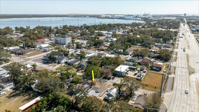 2006 E STUART STREET, Tampa, FL 33605