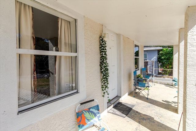 2006 E STUART STREET, Tampa, FL 33605