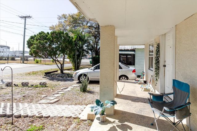 2006 E STUART STREET, Tampa, FL 33605