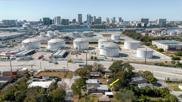 2006 E STUART STREET, Tampa, FL 33605