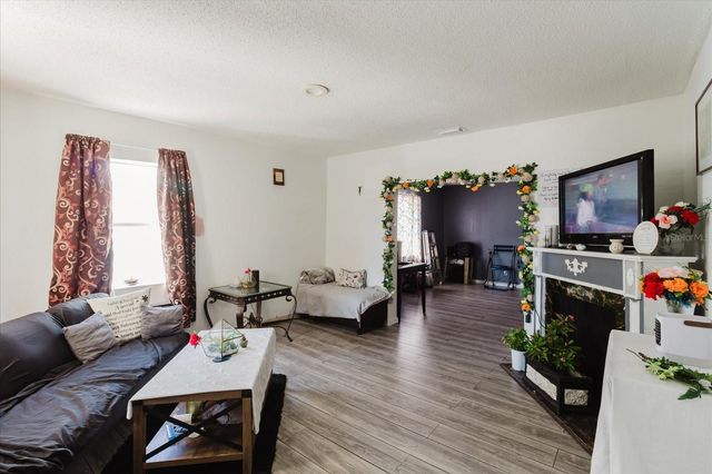 2006 E STUART STREET, Tampa, FL 33605