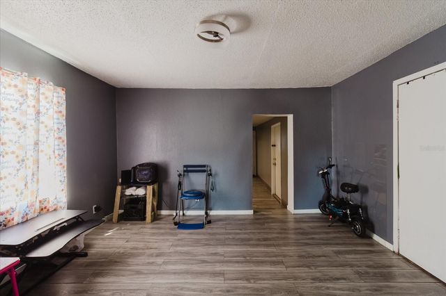 2006 E STUART STREET, Tampa, FL 33605