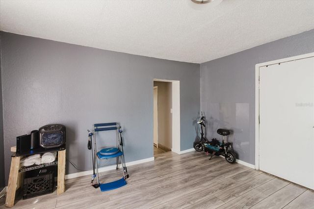 2006 E STUART STREET, Tampa, FL 33605