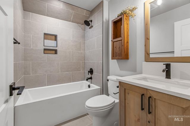 25427 Havard Oak Pl, Caldwell, ID 83607