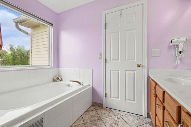 2187 Bluegrama Drive, Burlington, KY 41005