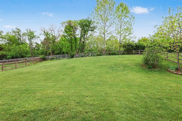 2187 Bluegrama Drive, Burlington, KY 41005