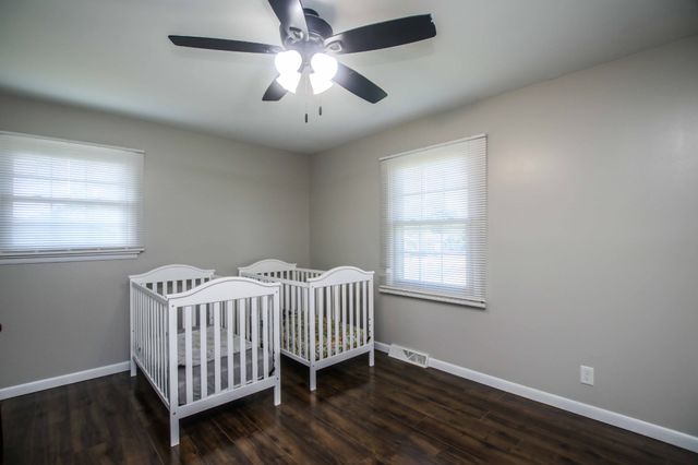 106 Ledgeview Dr, Shelbyville, TN 37160