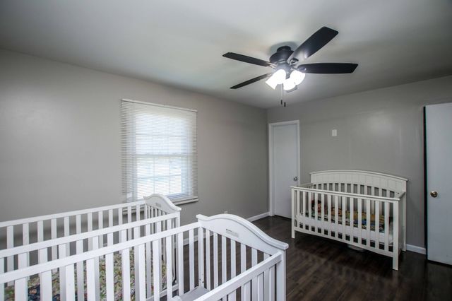 106 Ledgeview Dr, Shelbyville, TN 37160