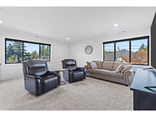 37802 Se OLSON St, Sandy, OR 97055
