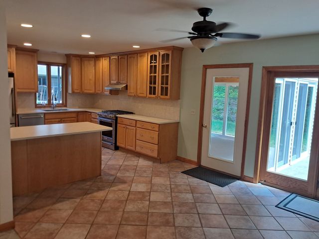 55 Howard St, Lunenburg, MA 01462