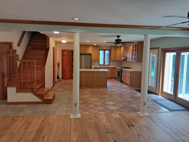 55 Howard St, Lunenburg, MA 01462