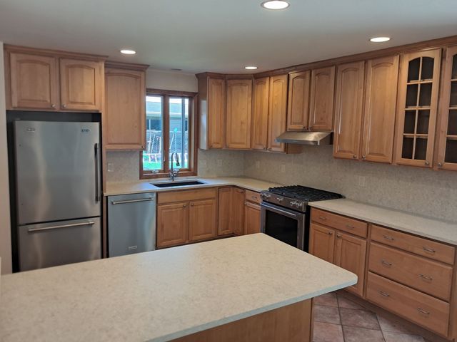 55 Howard St, Lunenburg, MA 01462