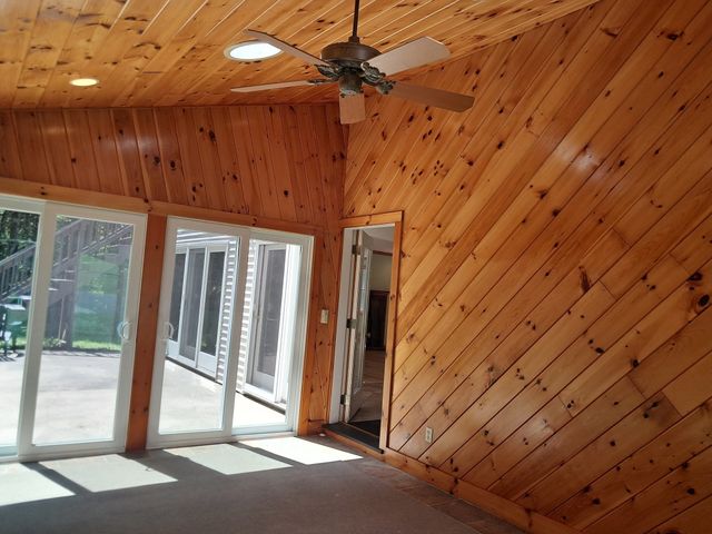 55 Howard St, Lunenburg, MA 01462