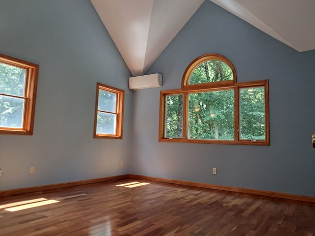 55 Howard St, Lunenburg, MA 01462