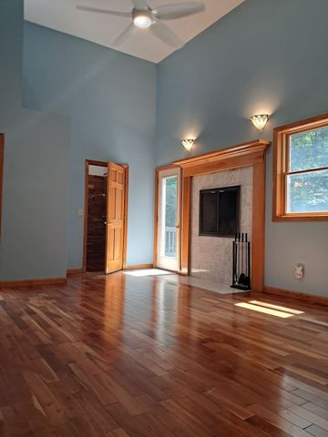 55 Howard St, Lunenburg, MA 01462