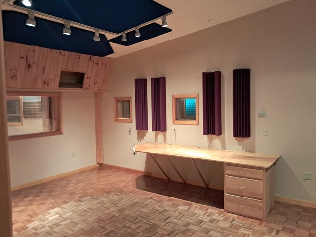 55 Howard St, Lunenburg, MA 01462