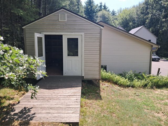 55 Howard St, Lunenburg, MA 01462