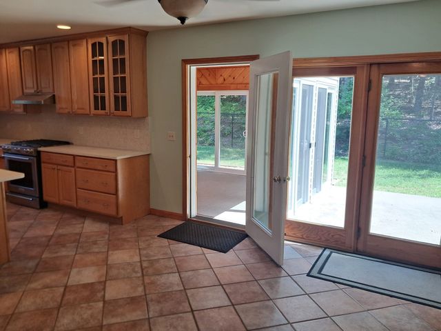 55 Howard St, Lunenburg, MA 01462