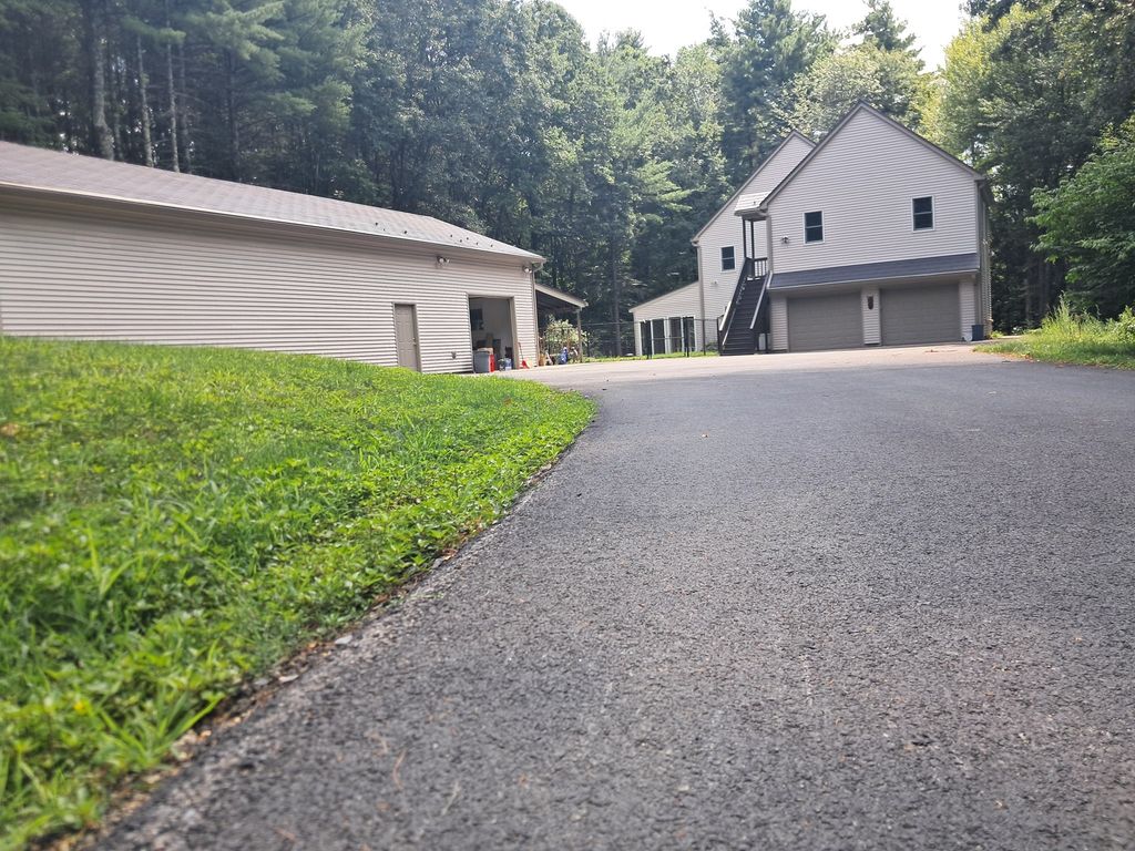 55 Howard St, Lunenburg, MA 01462