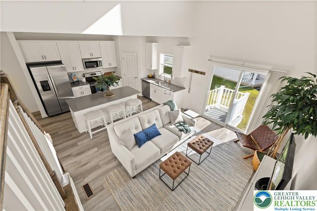 4 Lone Fox Lane 106, Easton, PA 18045