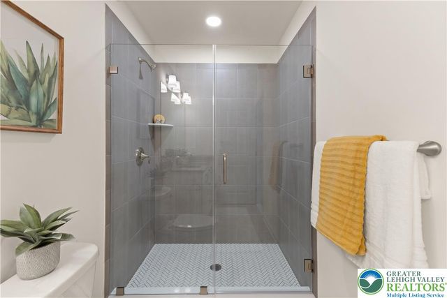 4 Lone Fox Lane 106, Easton, PA 18045