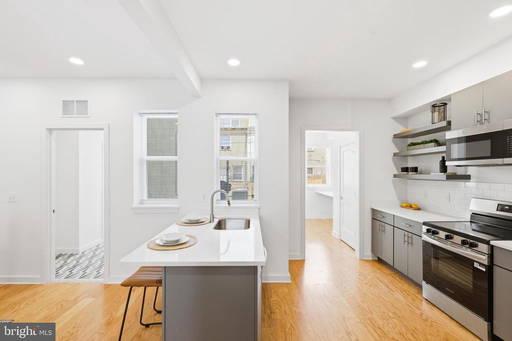 Image 14 of property listing at 710 MURA ST, Baltimore, MD 21202