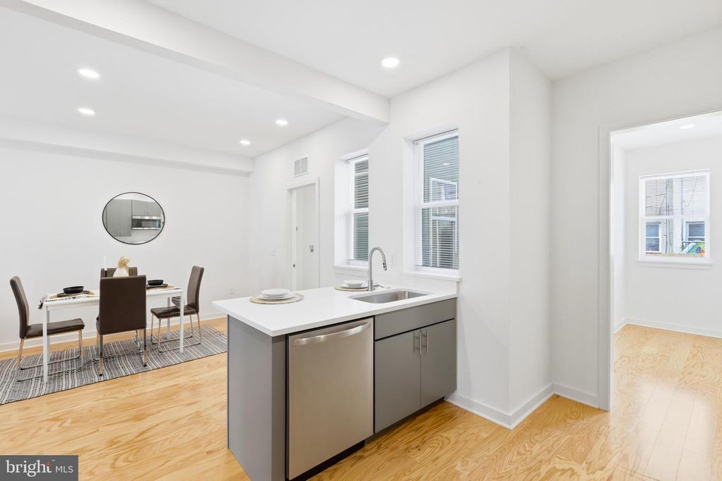 Image 15 of property listing at 710 MURA ST, Baltimore, MD 21202
