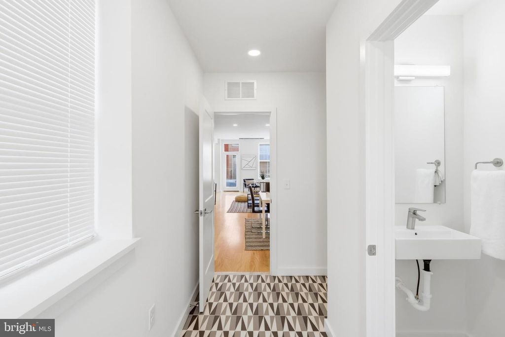 Image 20 of property listing at 710 MURA ST, Baltimore, MD 21202