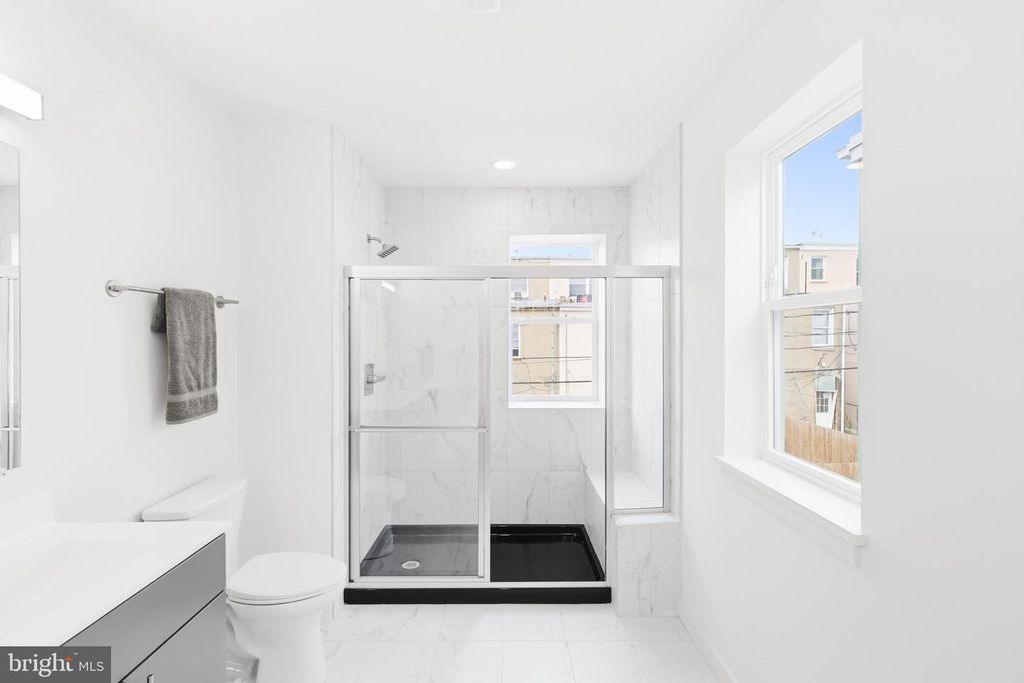 Image 27 of property listing at 710 MURA ST, Baltimore, MD 21202