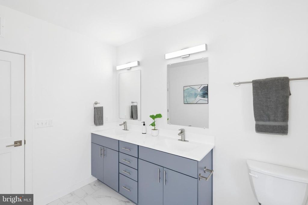 Image 28 of property listing at 710 MURA ST, Baltimore, MD 21202