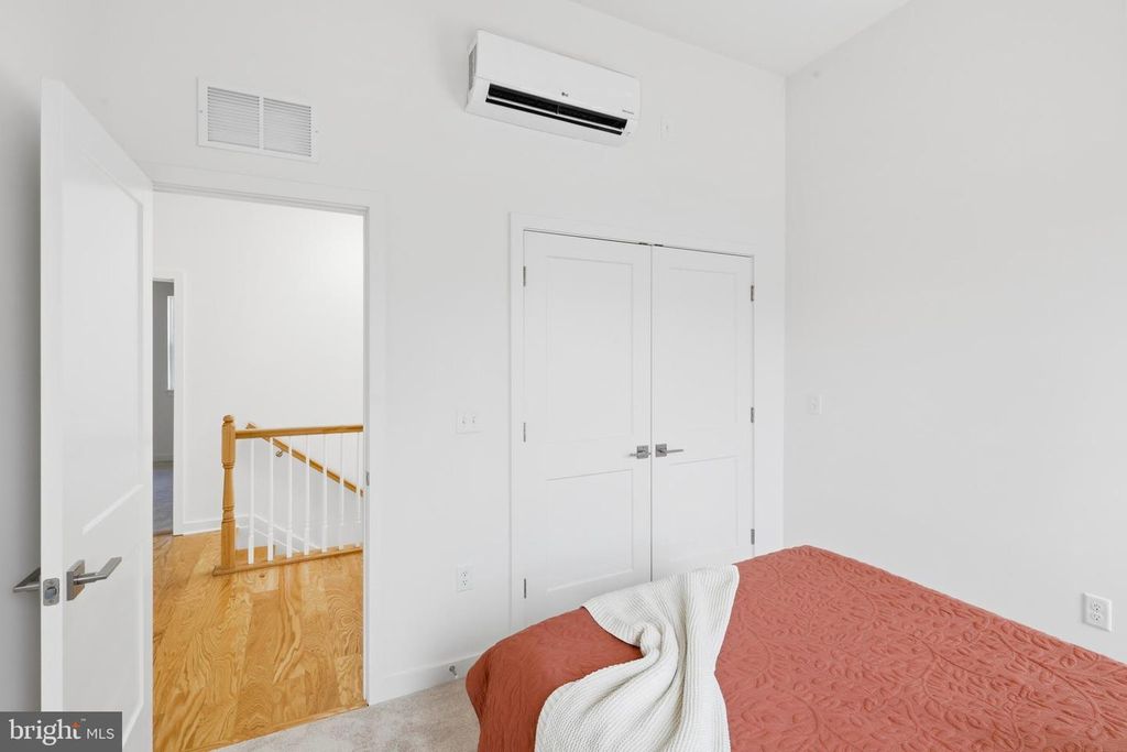 Image 32 of property listing at 710 MURA ST, Baltimore, MD 21202