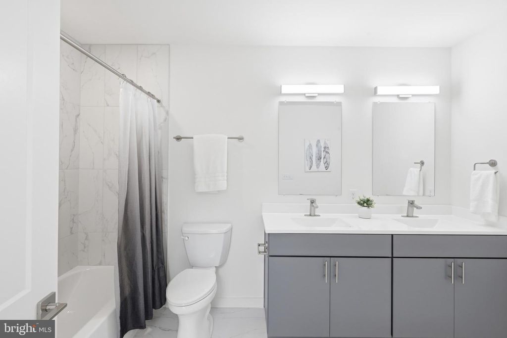 Image 35 of property listing at 710 MURA ST, Baltimore, MD 21202