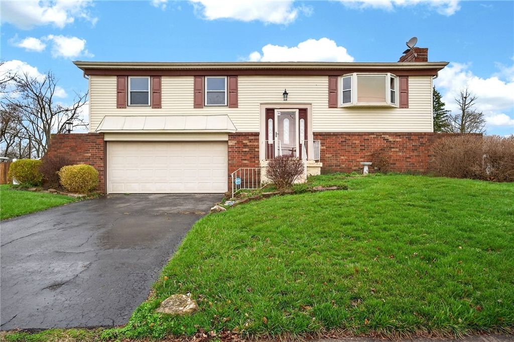 7031 Union Schoolhouse Road, Riverside, OH 45424