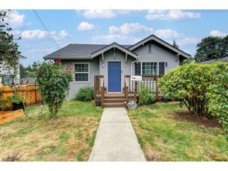 618 N 1ST Ave, Kelso, WA 98626