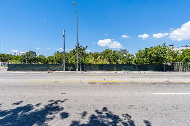 1800 NW 7th Avenue, Miami, FL 33136